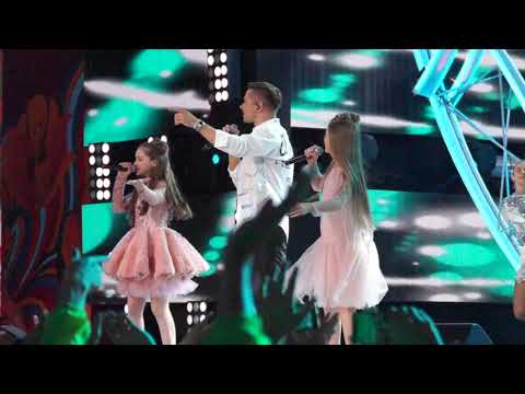 Видео: Стас Пьеха на "Детской Новой Волне 2019". Думать о ней.