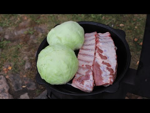 Видео: РЕБРА В КАПУСТЕ. ВКУСНЫЙ УЖИН В КАЗАНЕ.