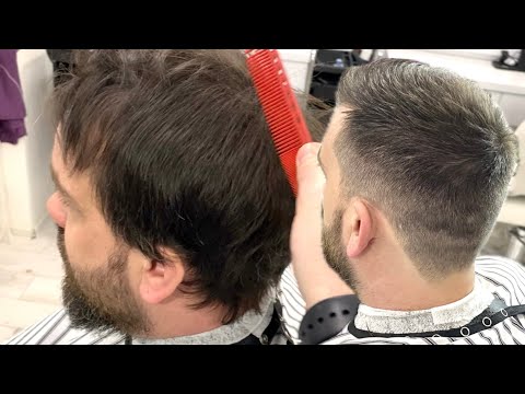 Видео: Мужская стрижка машинкой с переходом легко | Professional barber haircut