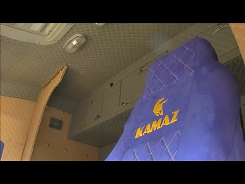 Видео: сборка камаза (сиденья,ветровики,коврики)