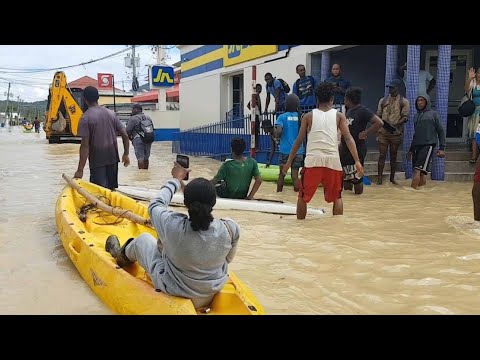 Видео: Последние новости об урагане «Мелисса». Молитвы за мою семью в Кингстоне, Ямайка. Наводнения и оп...