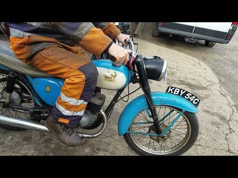 Видео: 1965 BSA Bantam D7 175cc у Энди Тирнанса #09298BSA