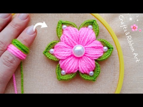 Видео: Какой Красивый 💖🌟 Используйте Простую Хитрость  с Пальцем для Создания Удивительного Цветка из Пряжи