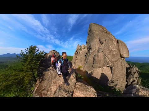 Видео: Долина Атлантов или скала Замок Врангель (Чертов Палец) бухта Спокойная