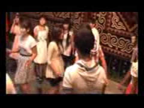 Видео: Бутуруучулор 2014 окуучулук кундор менен коштошуу 5