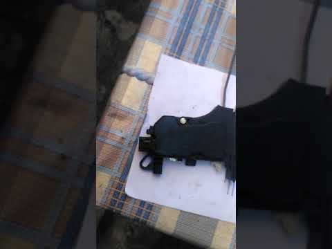 Видео: Ремонт центрального замка Митсубиси Лансер 9