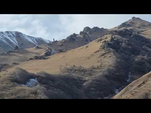 Видео: ущелье Хазнидон, пер. Хазнывцег, фильм 11 из серии "Путешествия белого Врангеля на белом Вранглере".