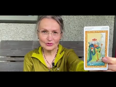 Видео: Мужчина за Вами Следит! Думает ли он обо Мне Сейчас? Что Творится за Вашей Спиной? Колена Таро