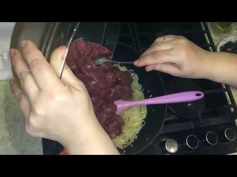 Видео: Куриная печень со сливами. Необычно и вкусно