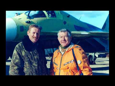 Видео: 30-летие первой посадки самолётов Су-27К, МиГ-29, Су-25УТГ на палубу авианосца.