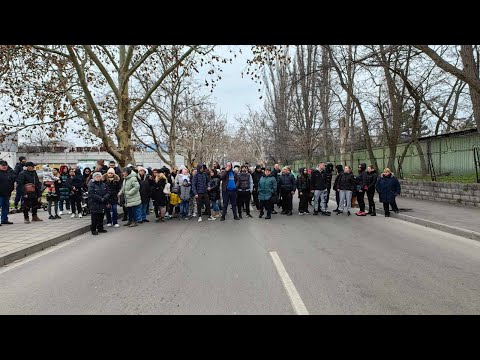 Видео: Десетки русенци блокираха ул."Чипровци" в подкрепа на пострадалата майка