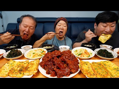 Видео: Корейская домашняя еда! Острые тушеные свиные ребрышки, Cheonggukjang - кулинарное шоу Mukbang