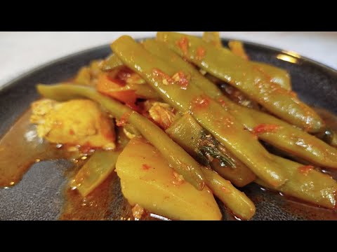 Видео: Фасоль стручковая с курицей в томатном соусе⬇️