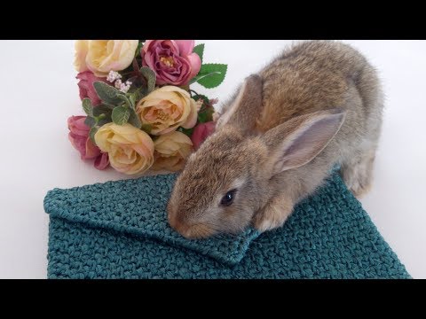 Видео: Что я вяжу из атласных лент? ♥ Обзор сумки крючком ♥ Вязание из атласных лент ♥ Crochetka Design