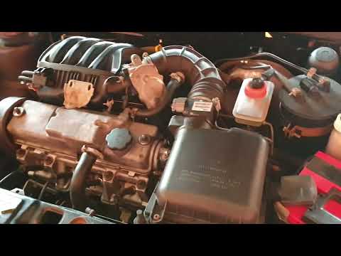 Видео: белый дым из глушителя, троит и идет белый дым, белый дым с запохом бензина.