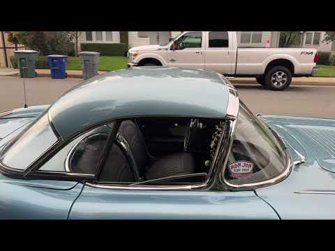 Видео: Corvette 1958 года выпуска, в 30-летнем владении — 283 V8, 4-ступенчатая коробка передач, отлично...