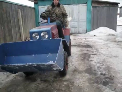 Видео: КМЗ-012 Уборка снега 27 02 2016