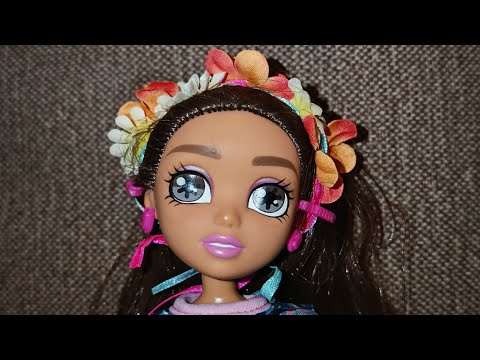 Видео: четвертое видео из серрии ЧЕТЫРЕ шатенки ой ПЯТЬ или шесть...Кукла Vi and Va Hair Stylist