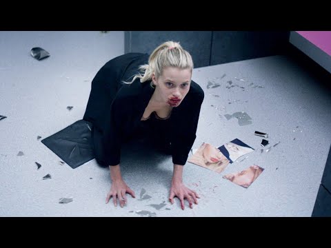 Видео: Завистливые модели готовы на все, чтобы избавиться от конкурентки