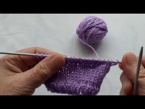 Видео: Как добавить петли при вязании спицами.