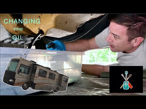 Видео: Замена масла в автодоме