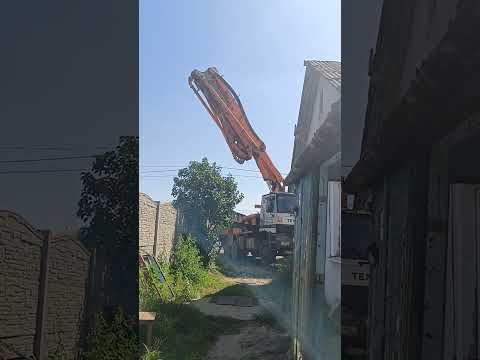 Видео: Заливка фундамента часть1