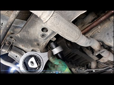 Видео: Замена нижней подушки двигателя на FIAT Doblo Cargo 1,3 Multijet  Фиат Добло 2008