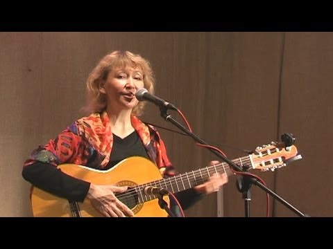 Видео: Раиса Нур "Ночью вьюжило да кружило"