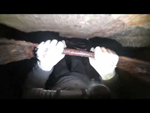 Видео: Спуск в заброшенную шахту