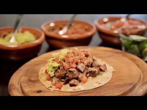 Видео: КАК ПРИГОТОВИТЬ ТАКОС ИЗ ГОВЯДИНЫ ДОМА *ПРОСТОЙ РЕЦЕПТ*