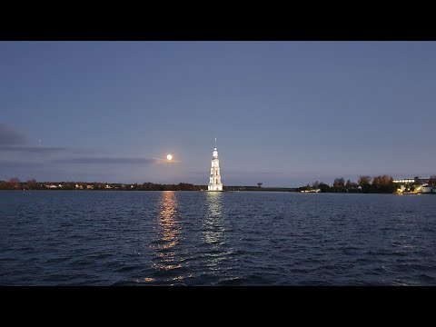 Видео: Осенний поход в Калязин, или речные путешествия на закате сезона.