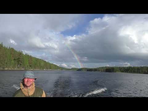 Видео: Саша на ламбушке. Ловит. отпускает и просит позвать бабушку!