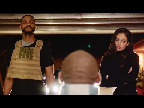 Видео: ДОПРОС (При исполнении служебных обязанностей, эпизод 2) | Инанна Саркис, Кинг Бах и Мехкад Брукс