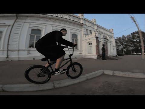 Видео: СТЕЛИМ НА ДЕТСКИХ ВЕЛОСИПЕДАХ (BMX STREET)