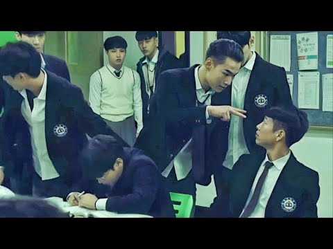 Видео: Бұзақылар жаңадан келген оқушының  ММА шебері екенін білмейді