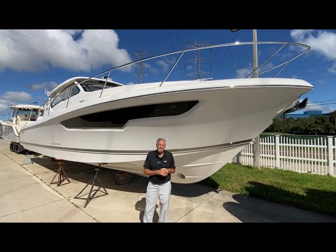 Видео: Pursuit OS 405 2025 года | Quality Boats Clearwater