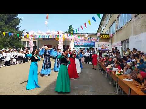 Видео: кыргыз бий сардал кыз 11-класс выпускной 2022
