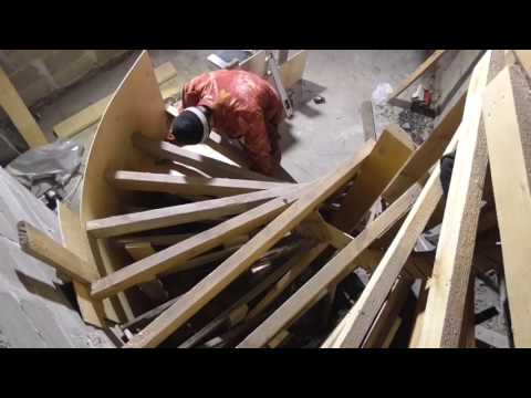 Видео: Лестница винтовая 180 град. Как армировать, как опалубка. Дядя Витя и его глупая Петрушка