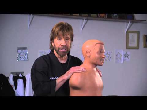 Видео: Чак Норрис о саморазвитии! [Брюс Ли, ММА, успех] (на русском)