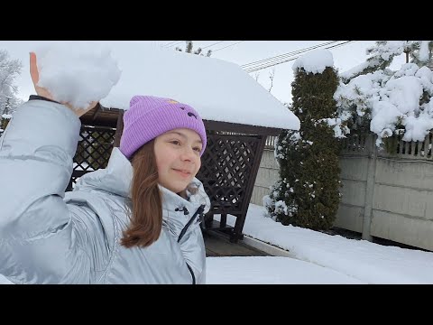 Видео: Влог: Термальные источники! Играем в снежки!