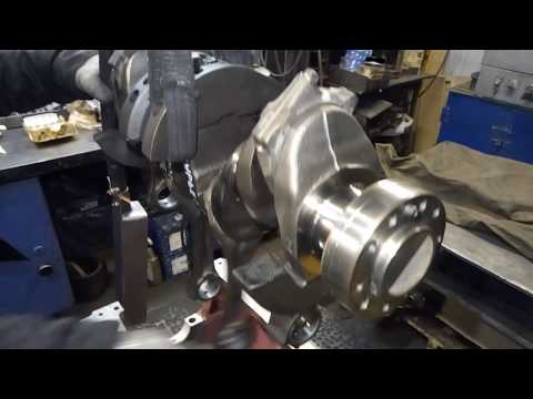 Видео: DEUTZ BF4L913 - установка коленвала