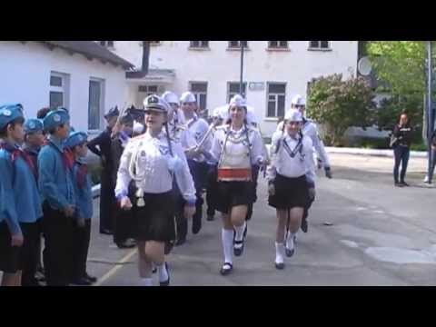 Видео: смотр  строя  и песни  2013  7  класс