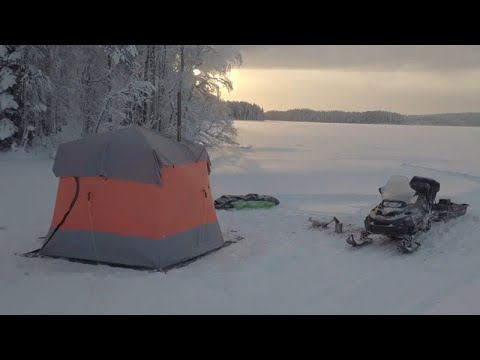 Видео: РЫБАЧИМ НА КАРЕЛЬСКОМ ЛЕСНОМ ОЗЕРЕ  ДОБИРАЕМСЯ НА СНЕГОХОДЕ,ЖИВЁМ В ПАЛАТКЕ.