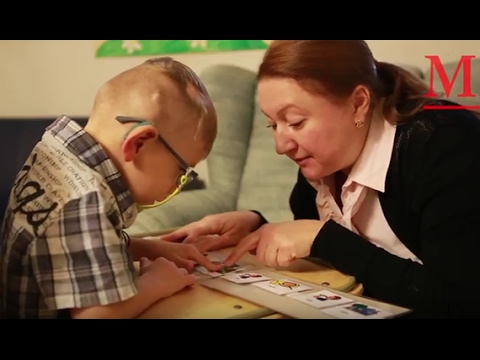 Видео: Инструкция по общению: карточки PECS для детей с ДЦП