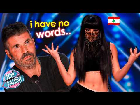 Видео: Арабские девушки соблазняют сцену своим танцем... Это захватывает дух!