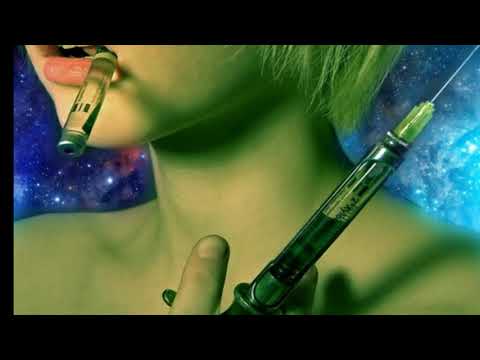 Видео: Она лежала на земле - найтивыход