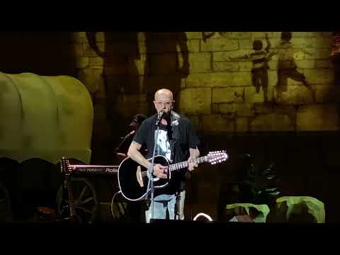 Видео: А. Розенбаум. «Братан». Москва. 24.10.2025.