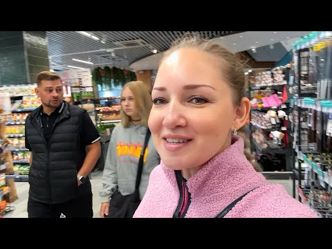 Видео: ВЛОГ Едем в магазин Фамилия FAMILIA за курткой для Алисы ! ВАЙЛДБЕРИС не доставляет товары ! 