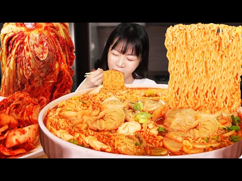 Видео: Съешьте 7 корейских острой лапши быстрого приготовления большого размера
