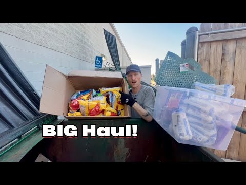 Видео: В мусорном баке найдена БОЛЬШАЯ КУЧА еды, напитков и игрушек!